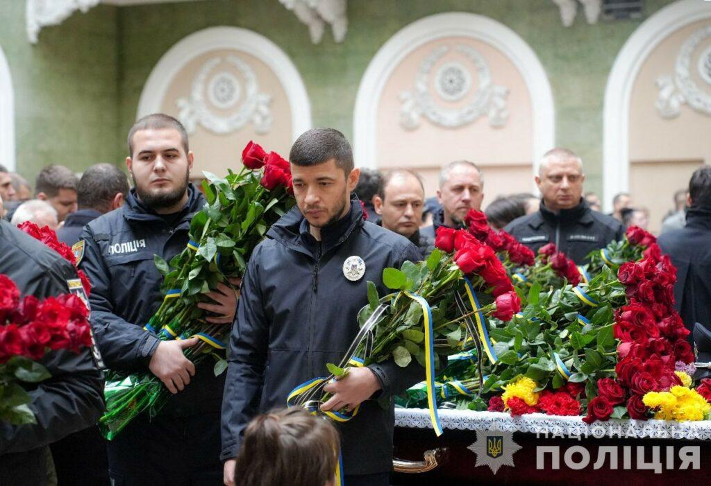 В Одессе простились с полицейскими, погибшими в результате российского обстрела