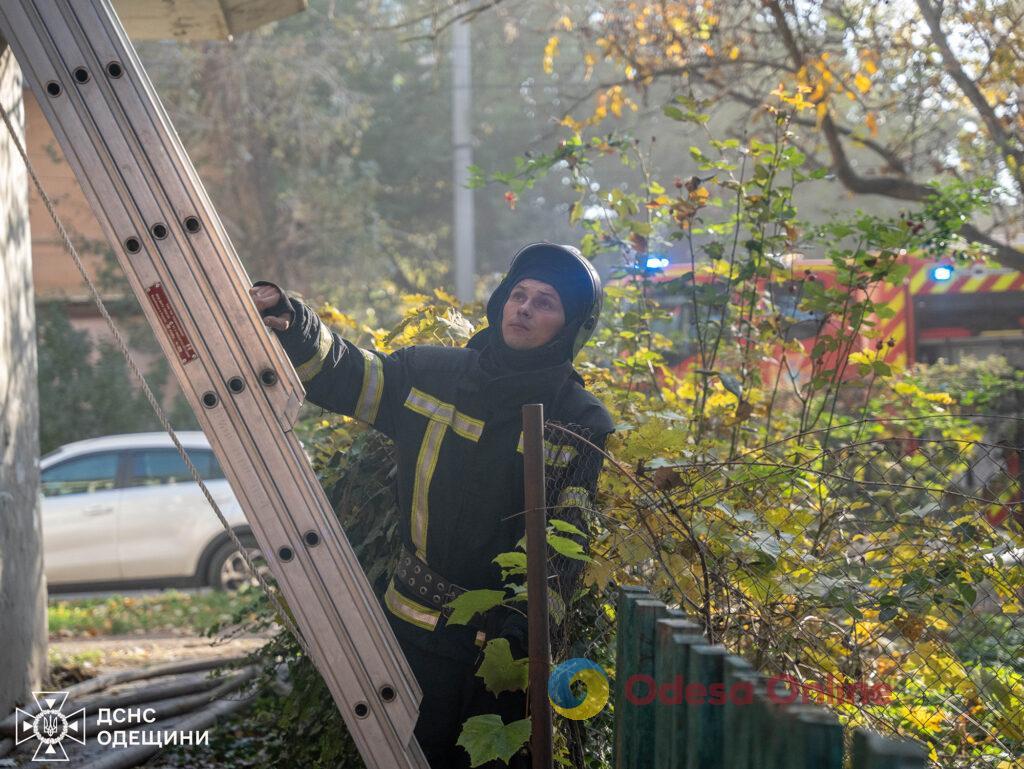 Утром в Одессе тушили пожар