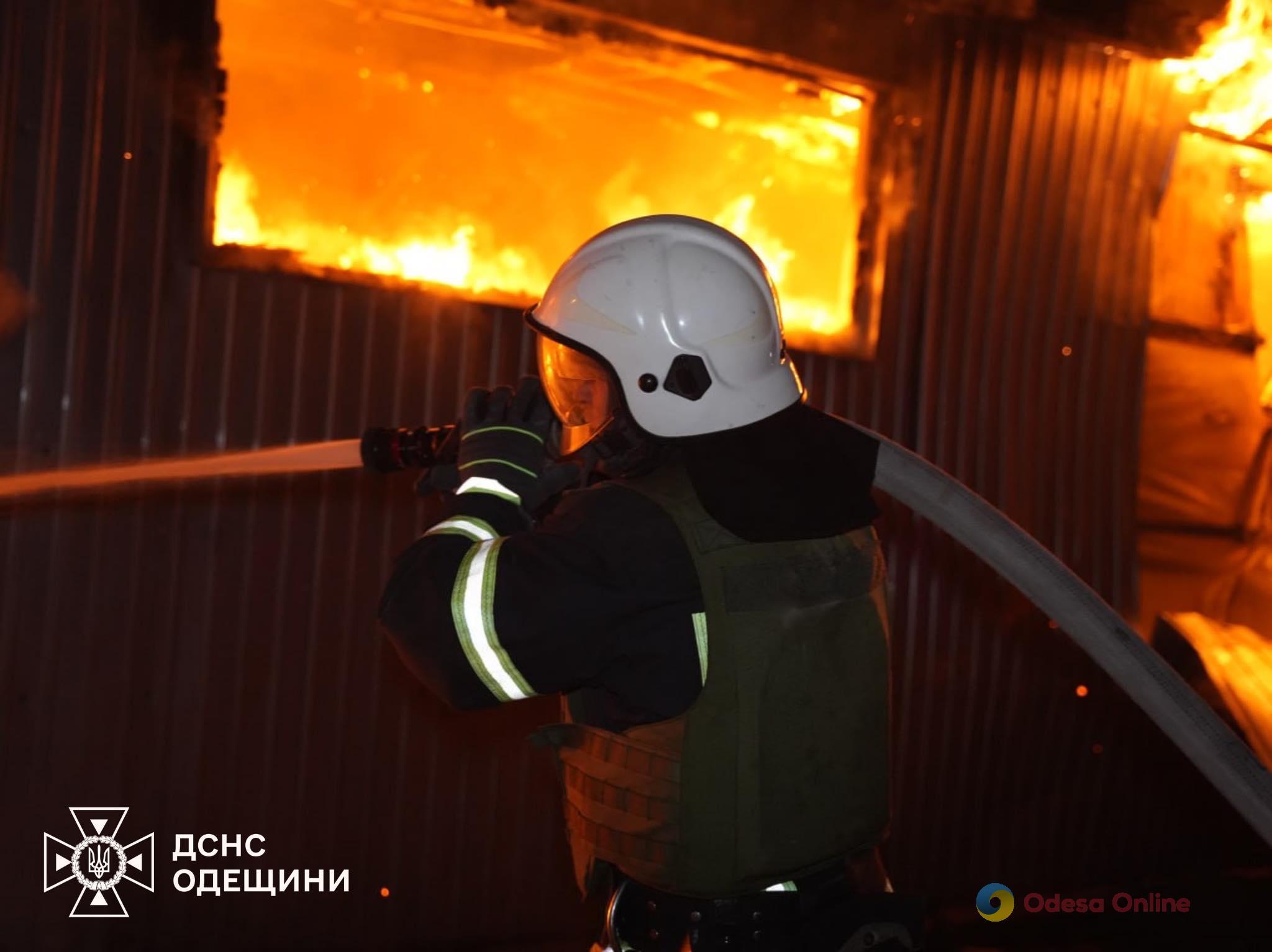 Рятувальники показали фото ліквідації наслідків російської атаки на Одеси