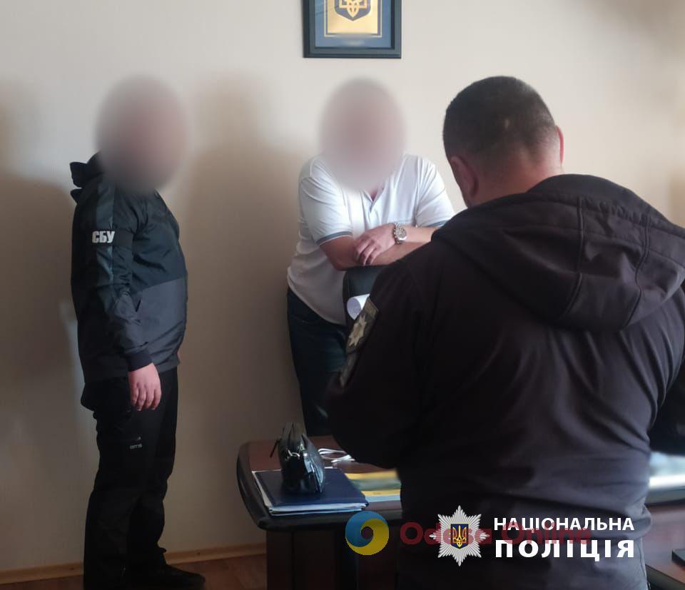 В Южном чиновник-антикоррупционер попался на взятке в 17 тысяч долларов от уклониста