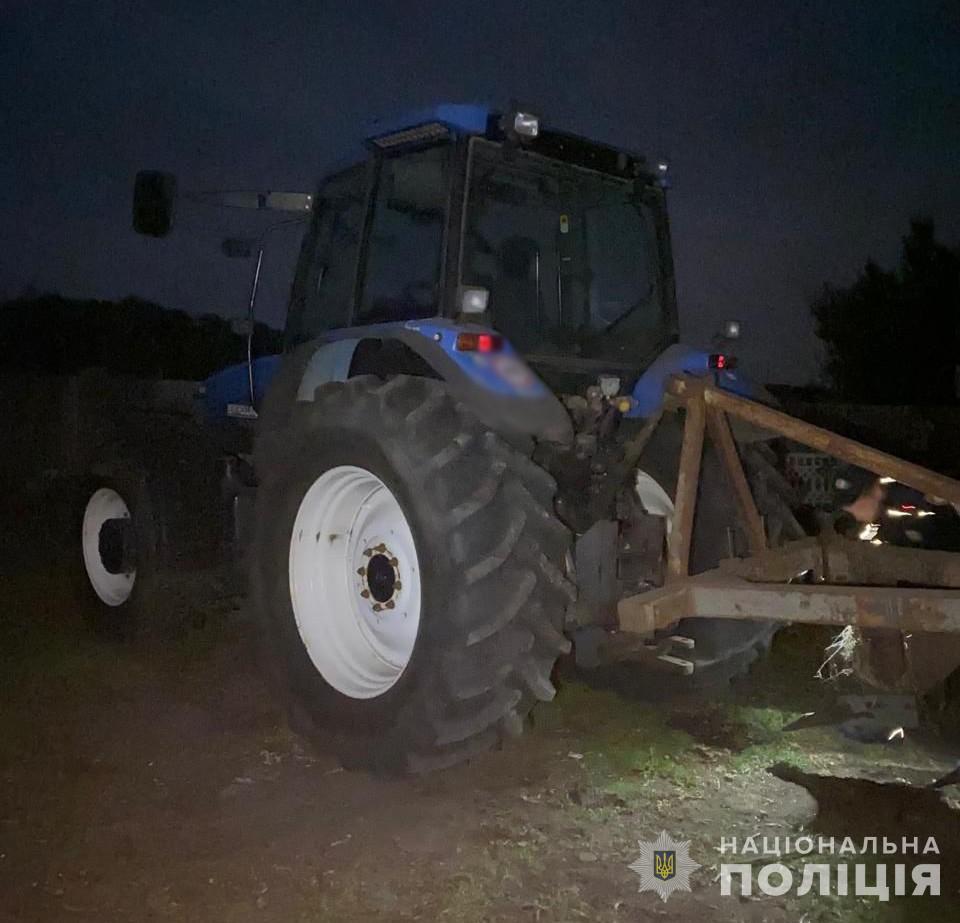 Пьяным сел за руль трактора: в Одесской области задержали мужчину, который насмерть сбил подростка