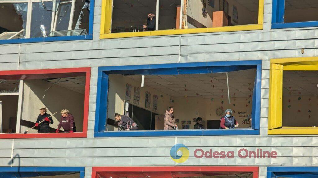 Розруха і згарище: фотокореспондент Odesa Online побував на місці нічних «прильотів»