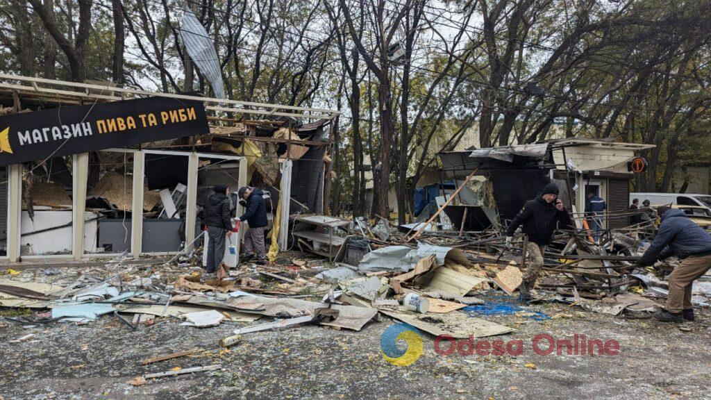 Разрушения и следы пожаров: фоторепортаж с места ночных «прилетов»