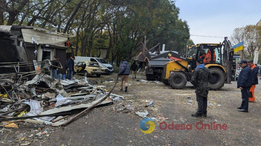 Руйнування і сліди пожеж: фоторепортаж з місця нічних «прильотів»