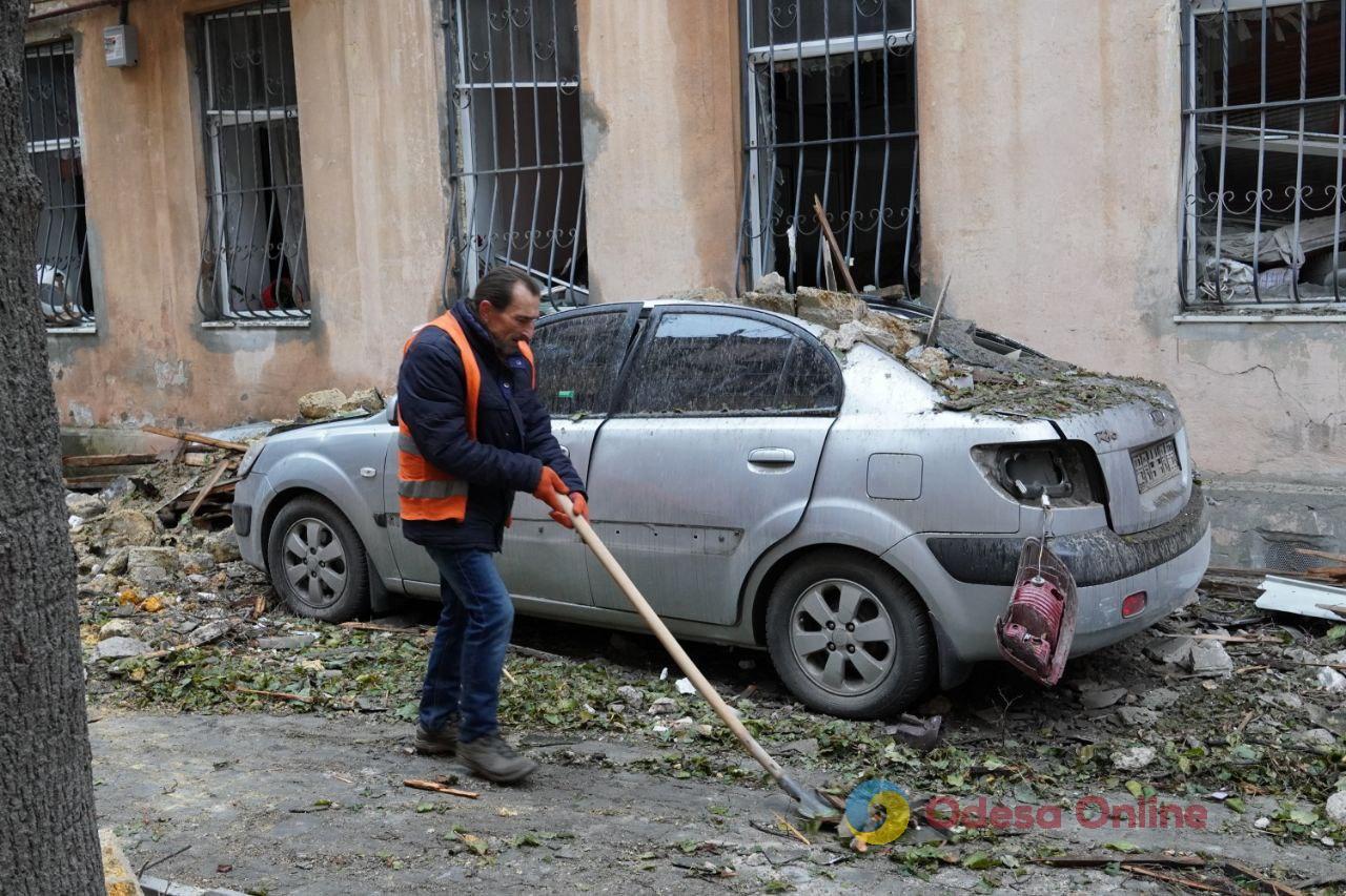 Разрушения и пожарища: последствия российской массированной атаки по Одессе (фото)