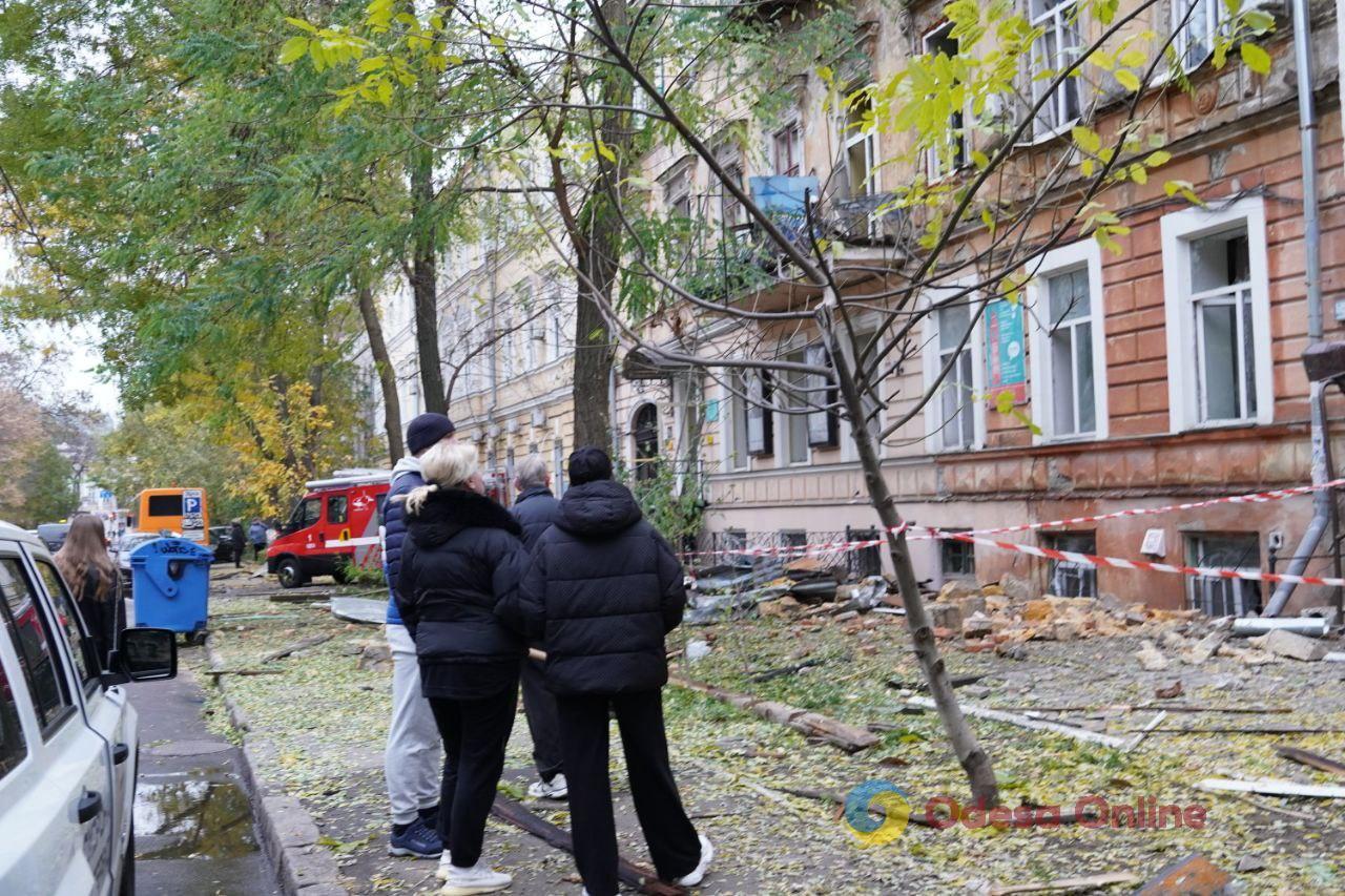 Разрушения и пожарища: последствия российской массированной атаки по Одессе (фото)