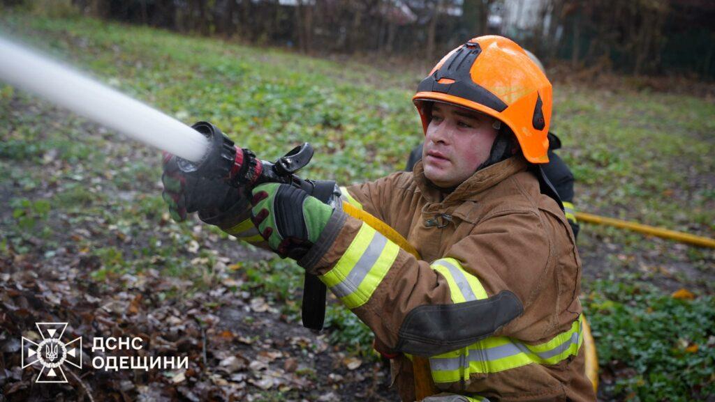 В Одессе на проспекте Небесной Сотни сгорел ресторан