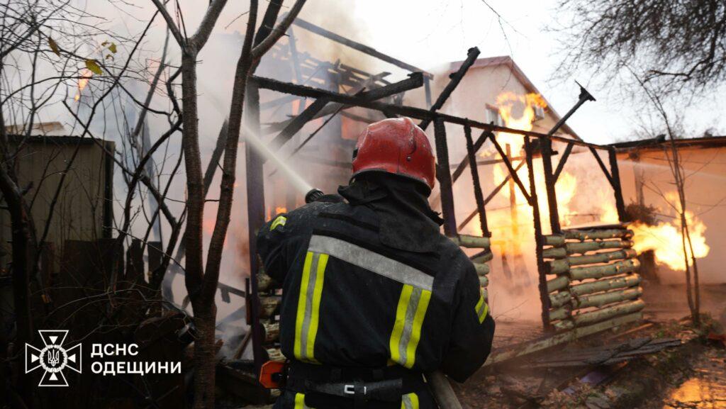 В Одессе на проспекте Небесной Сотни сгорел ресторан