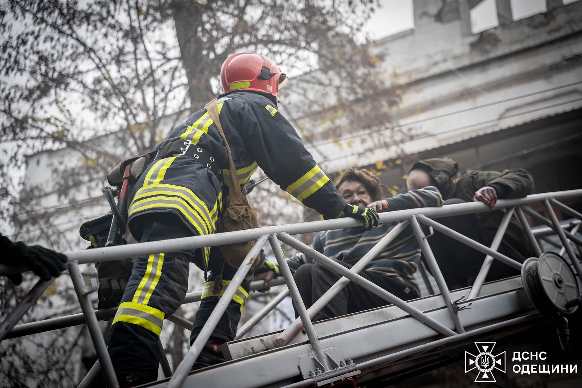 У центрі Одеси з пожежі врятували трьох людей