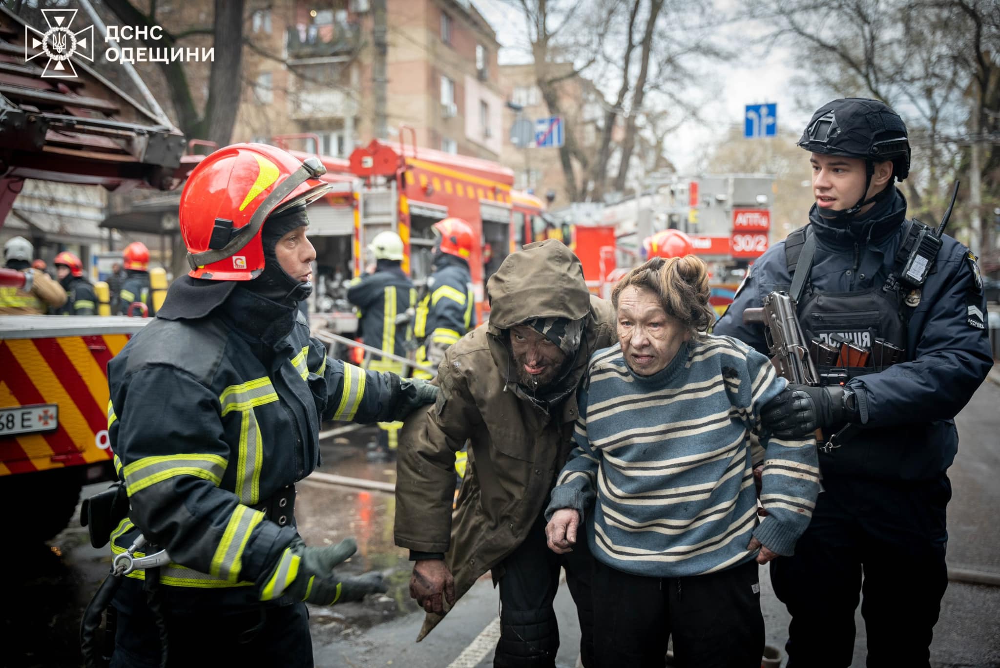 У центрі Одеси з пожежі врятували трьох людей