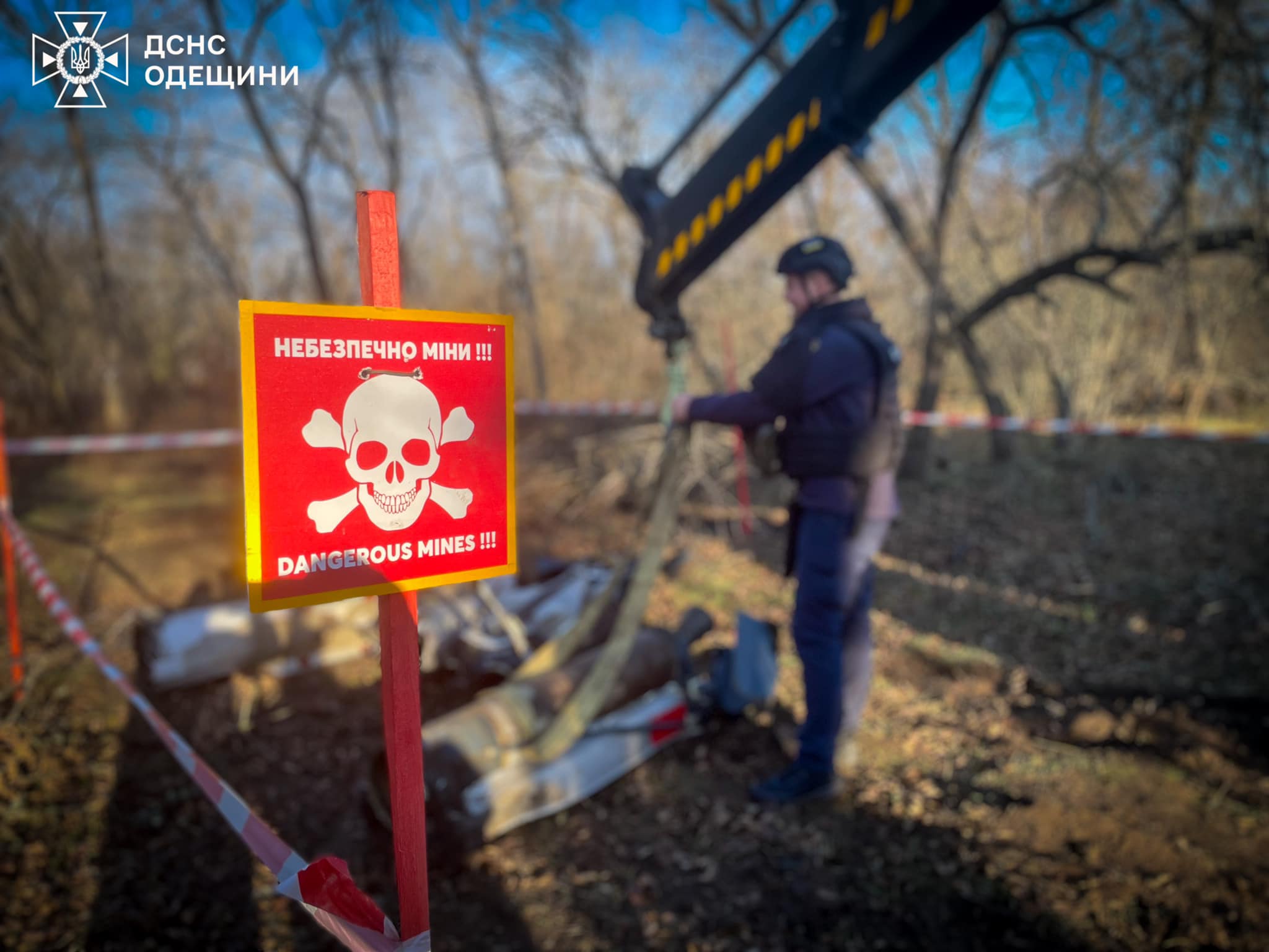 Безпечне життя на рідних землях: одеські піротехніки розміновують деокуповані території (фото)