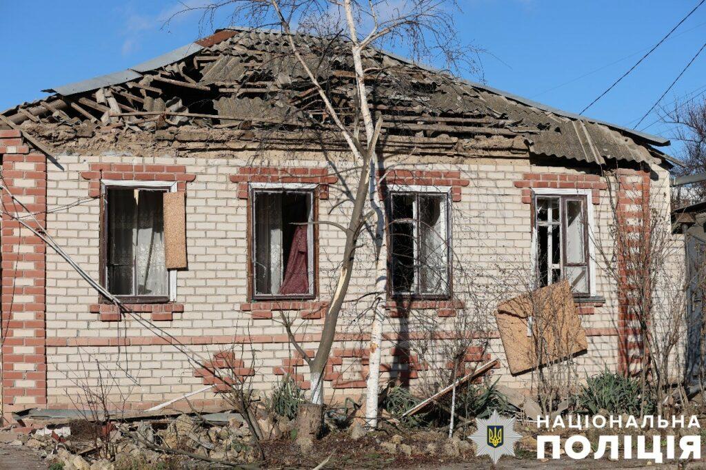 Комбинированный удар по Херсону и окрестным селам: погибли двое и пострадали 10 человек