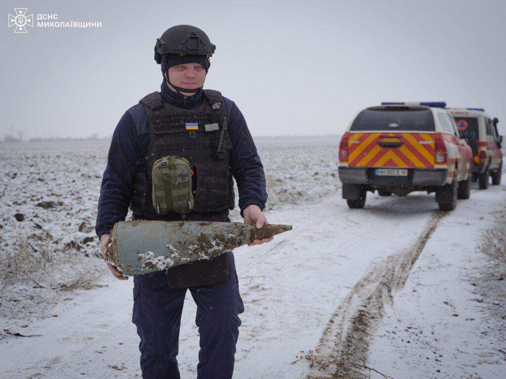 На Миколаївщині піротехніки знешкодили уламки ворожих боєприпасів (фото)