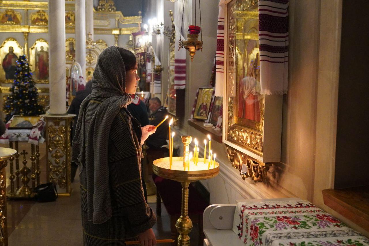 У різдвяний Святвечір в одеських храмах пройшли богослужіння