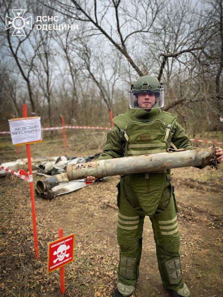 Одесские пиротехники проводят разминирование деоккупированных территорий (фото)