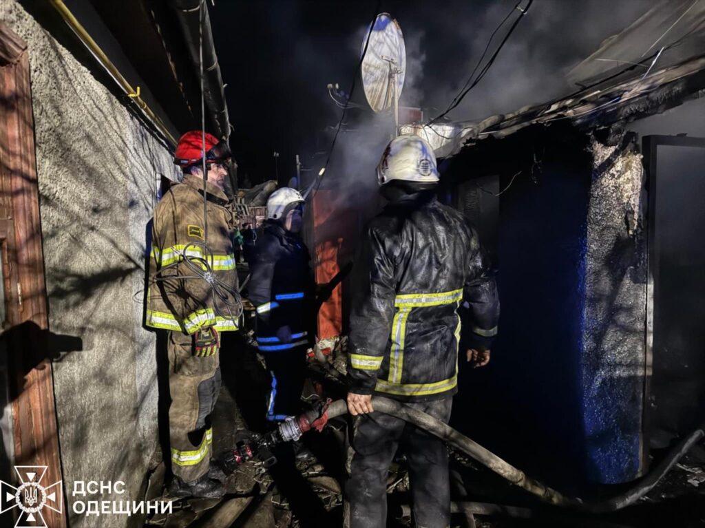 В Одесской области в горящей квартире обнаружили два трупа