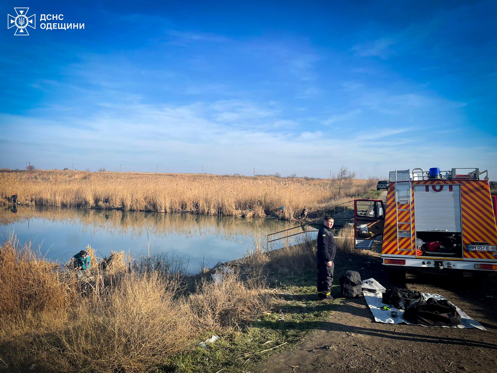 В водах крупнейшего озера Одесской области нашли тело утопленника (фото)