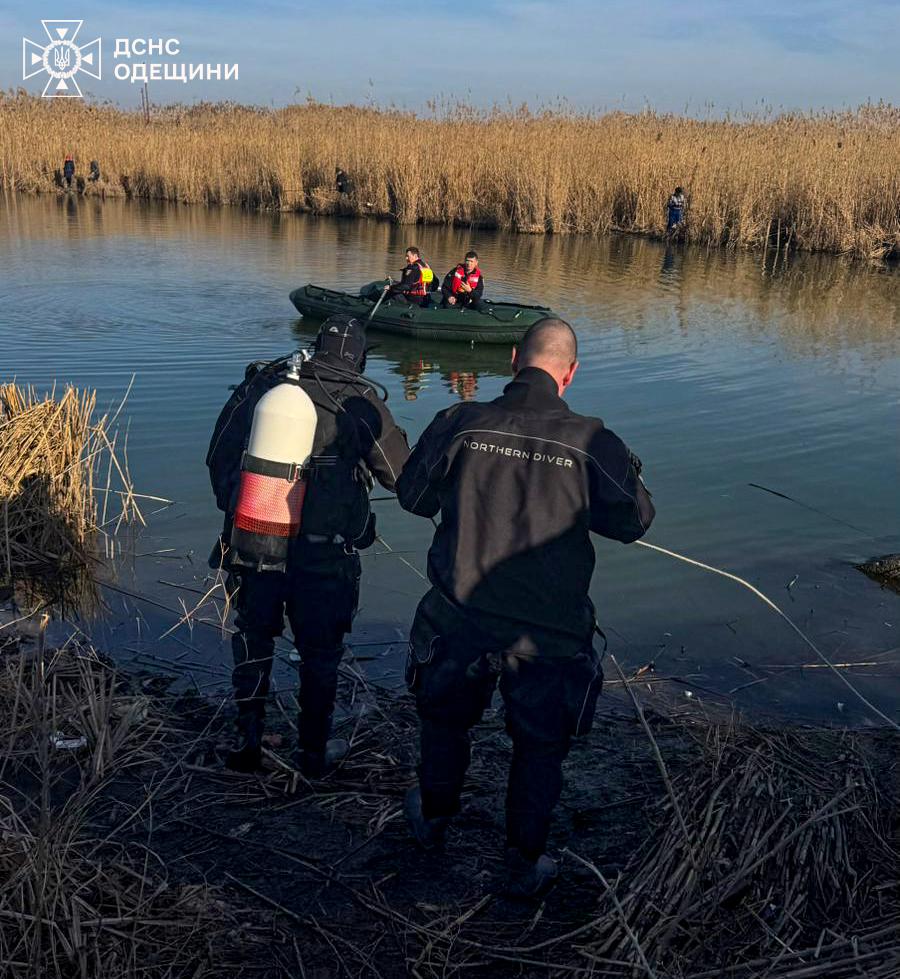 В водах крупнейшего озера Одесской области нашли тело утопленника (фото)