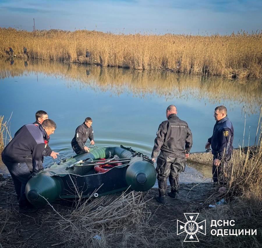 В водах крупнейшего озера Одесской области нашли тело утопленника (фото)