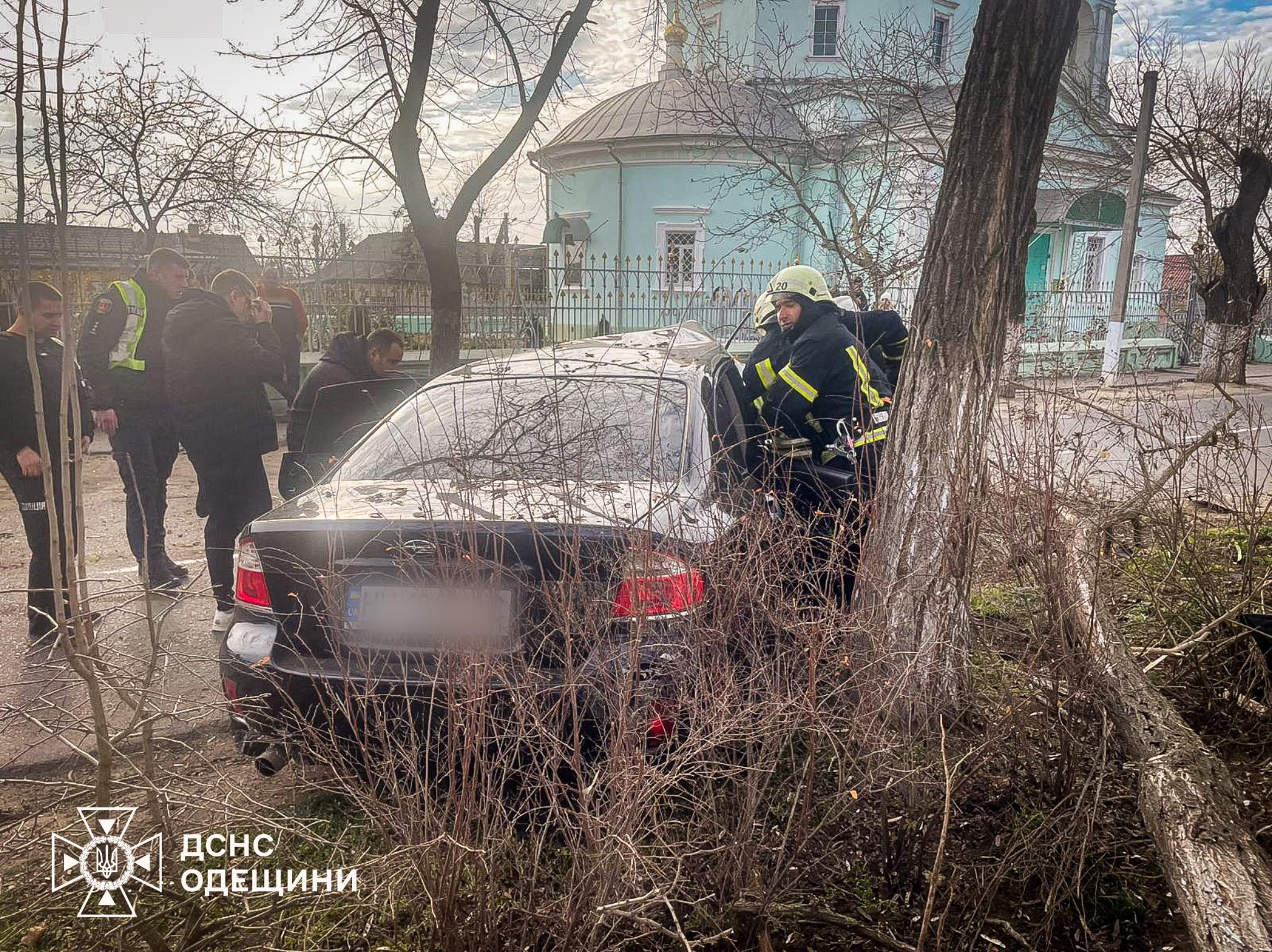 В Ізмаїлі внаслідок ДТП жінку заблокувало у понівеченій автівці