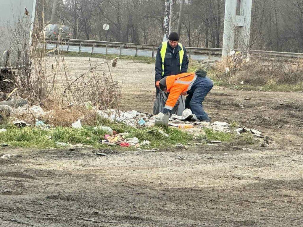 В Одесской области ликвидируют свалку в охранной зоне (фото)