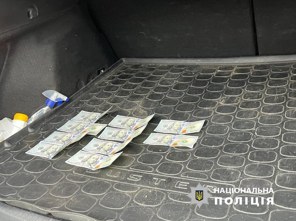 Хотел подкупить пограничника и сбежать в Молдову: в Одесской области задержали местного жителя