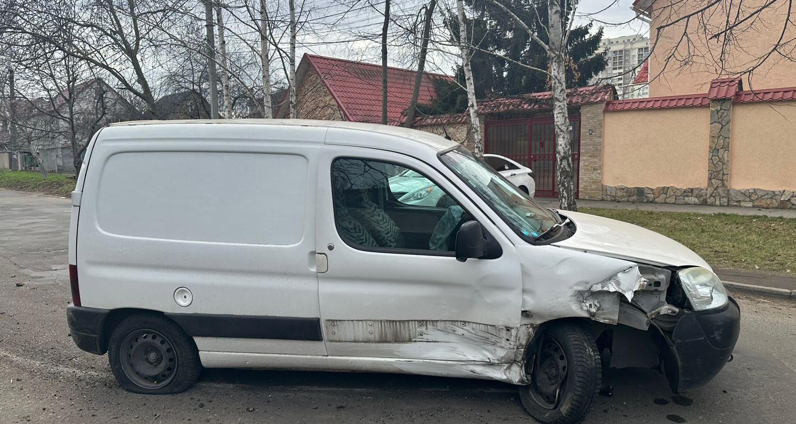 В Одесі затримали підлітка за розбійний напад і викрадення авто