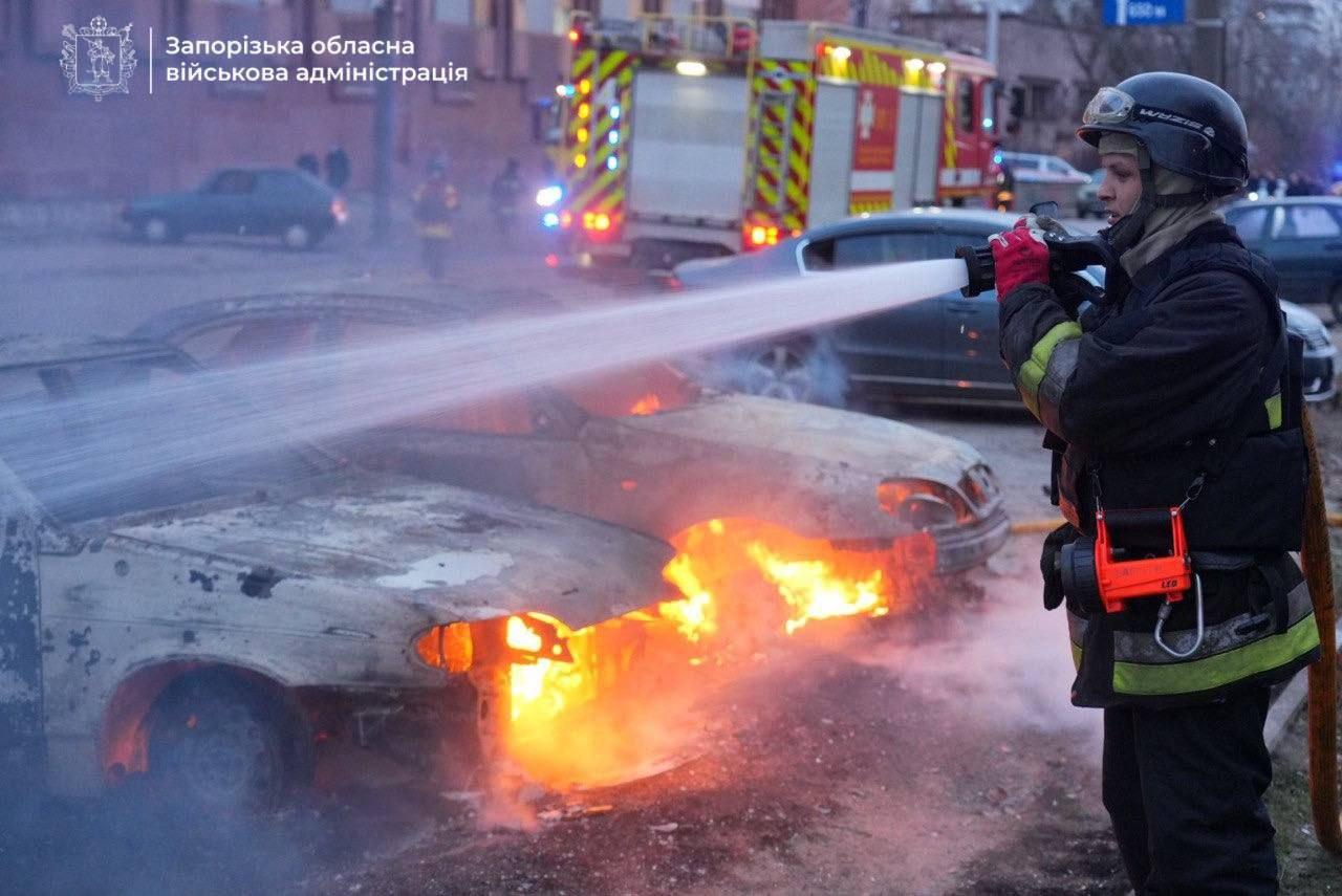 Росіяни атакували Запоріжжя – 13 загиблих та три десятки поранених (оновлено)