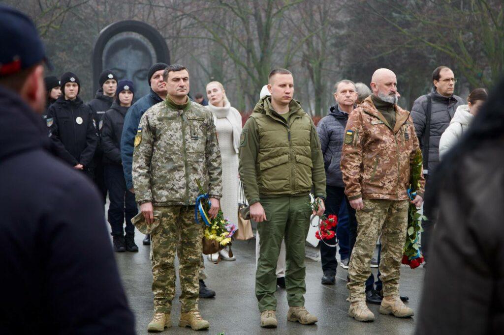 Новая традиция: ежемесячно одесситы чтят память погибших на войне (фото)