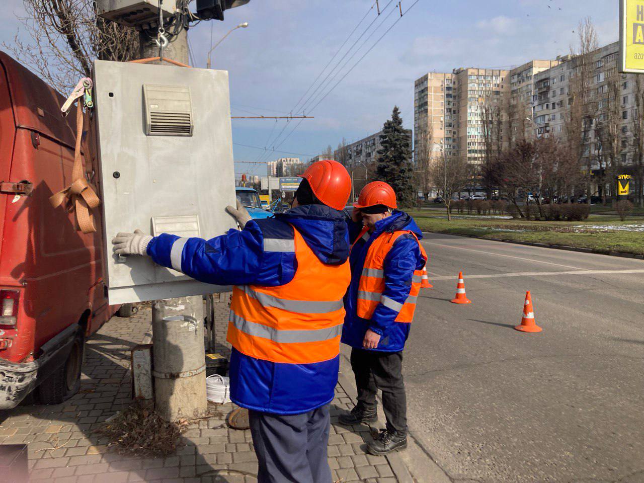 В Одессе еще 10 перекрестков оборудовали бесперебойными блоками питания