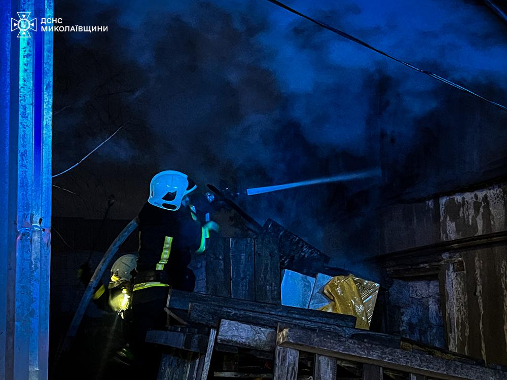 Женщина получила ожоги во время пожара Николаевской области (фото, видео)