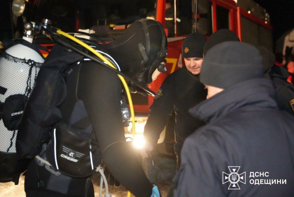 В Одесской области водолазы нашли тела трех провалившихся под лед подростков (фото, видео)