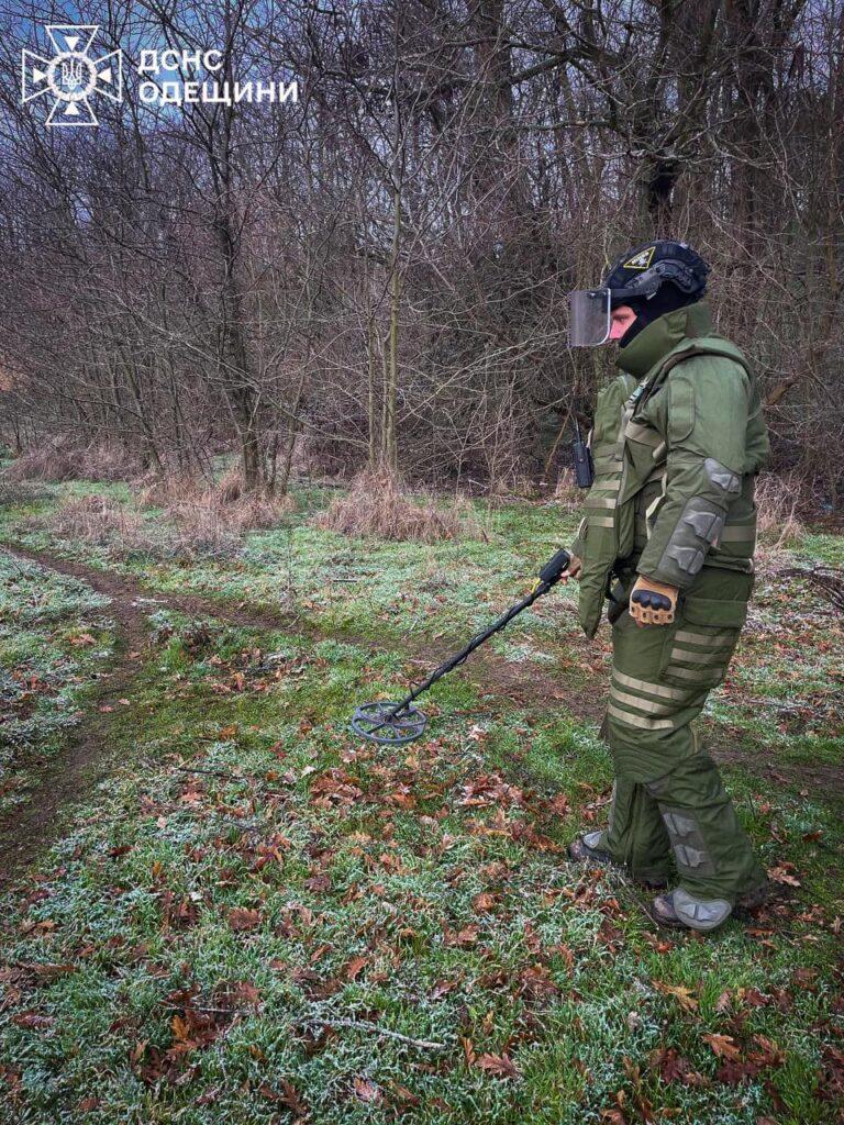 Одеські піротехніки розміновують деокуповані території (фото)