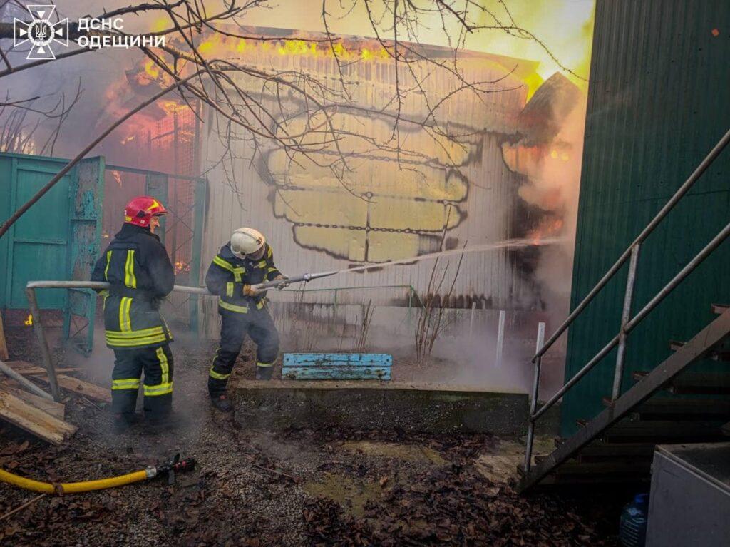 В Сычавке под Одессой горели курени у моря