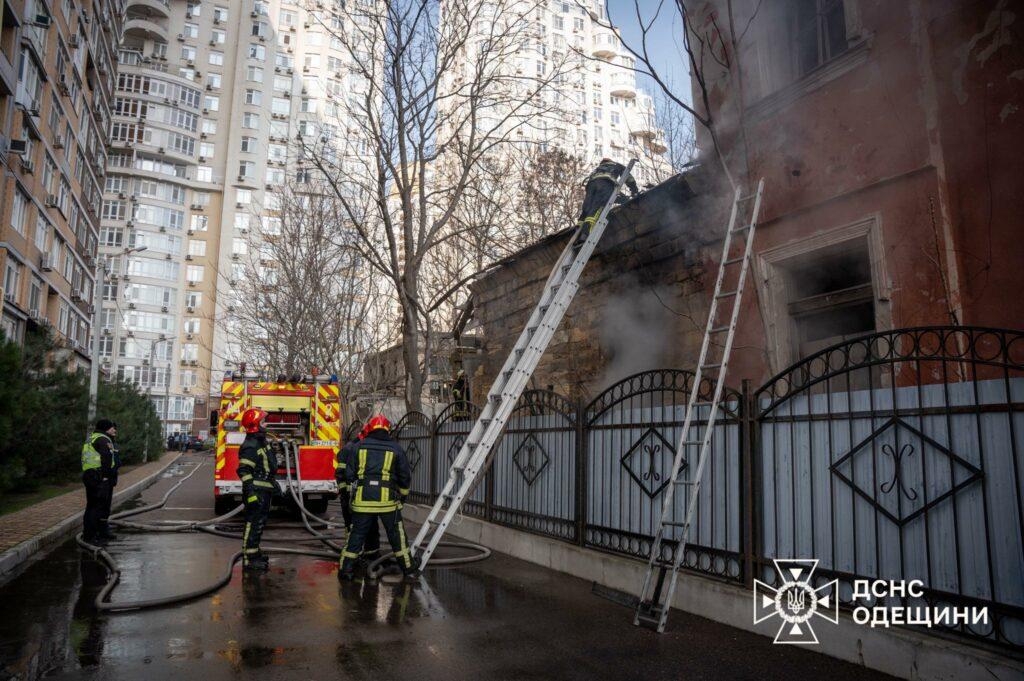 Одесса: в Шампанском переулке тушили пожар