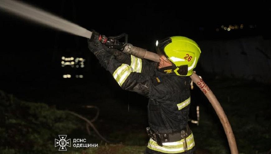 Вогнеборці гасили пожежу на Одещині: врятована жінка померла в лікарні