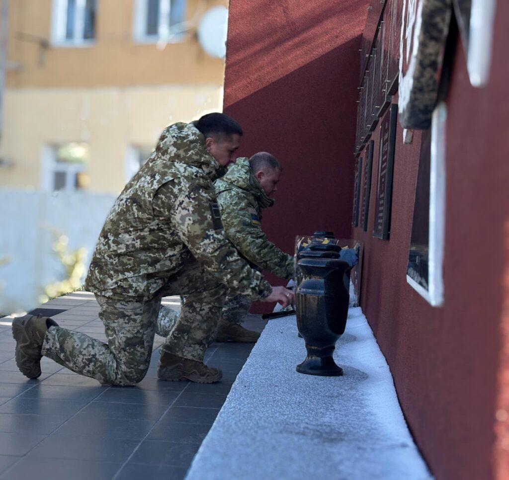 В Одесской области пограничники почтили память погибшего побратима (фото)