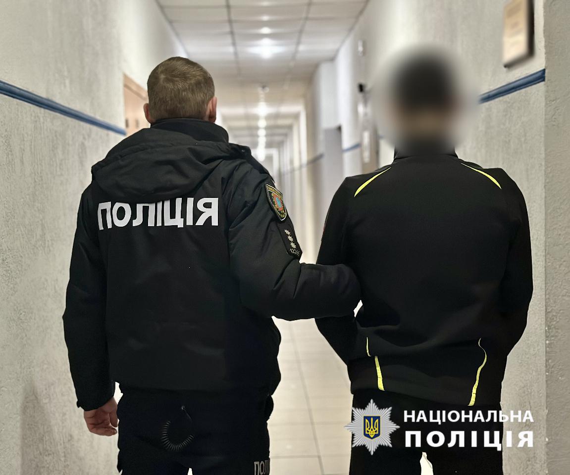 Підпал авто у паркінгу багатоповерхівки в Аркадії: одеська поліція затримала підозрюваного (фото, відео)