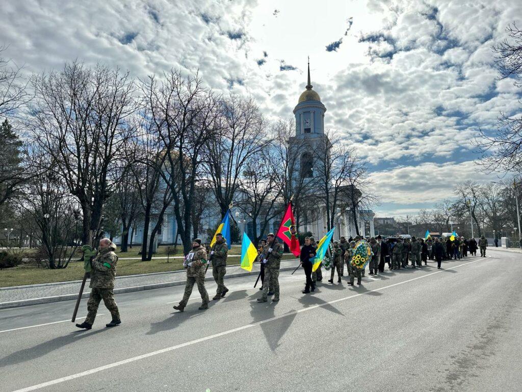 Вернулся на щите: в Одесской области простились с героем-пограничником (фото)