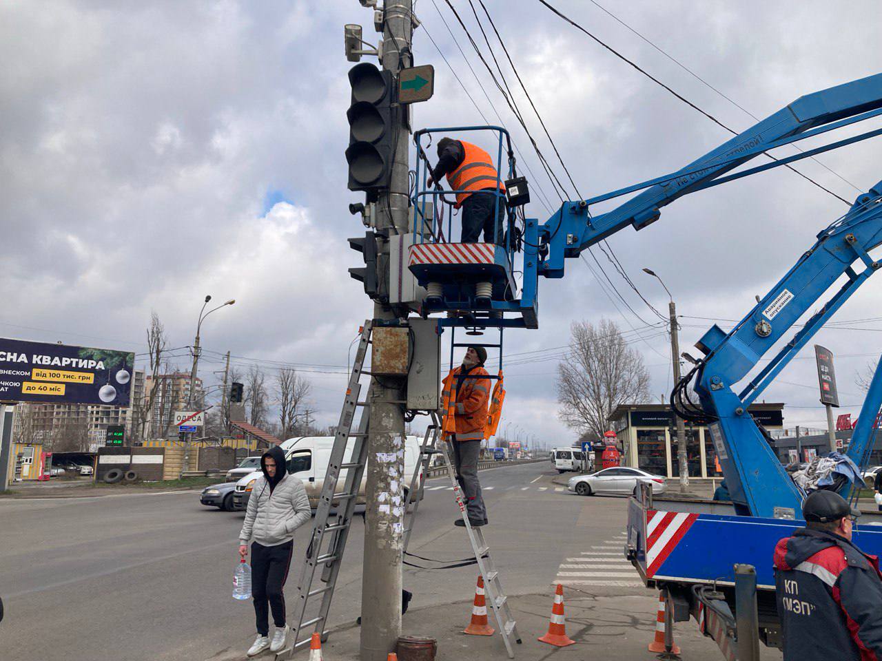 В Одессе еще восемь перекрестков оборудовали бесперебойными блоками питания