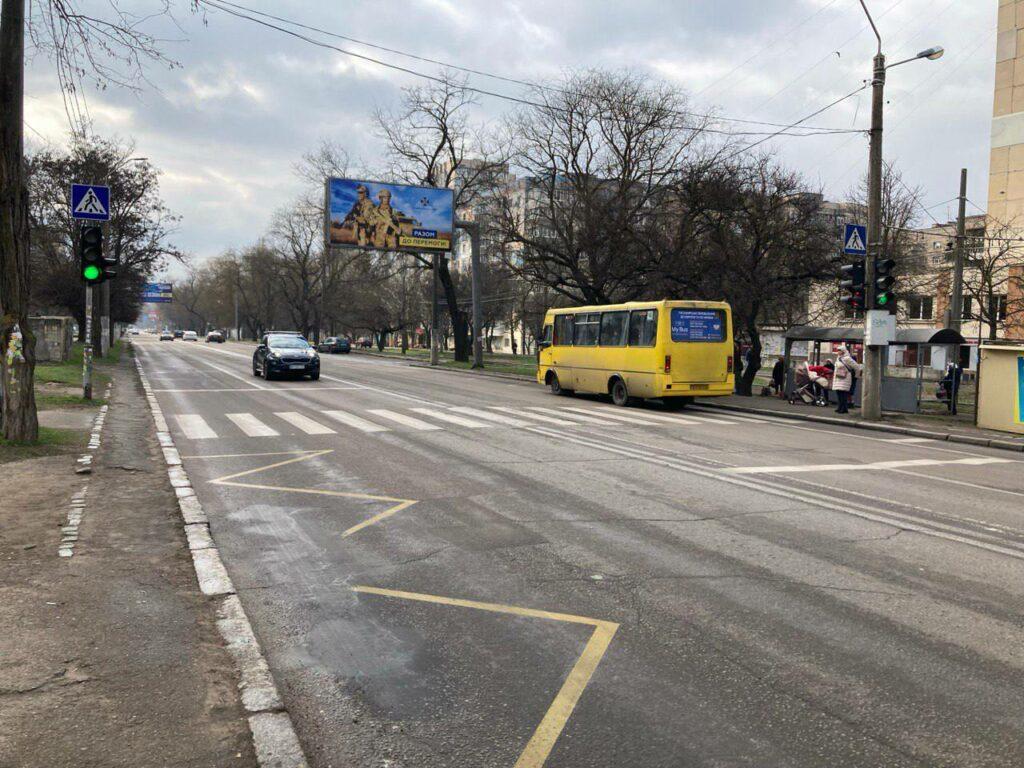 На шести одесских перекрестках появились светофоры с бесперебойниками