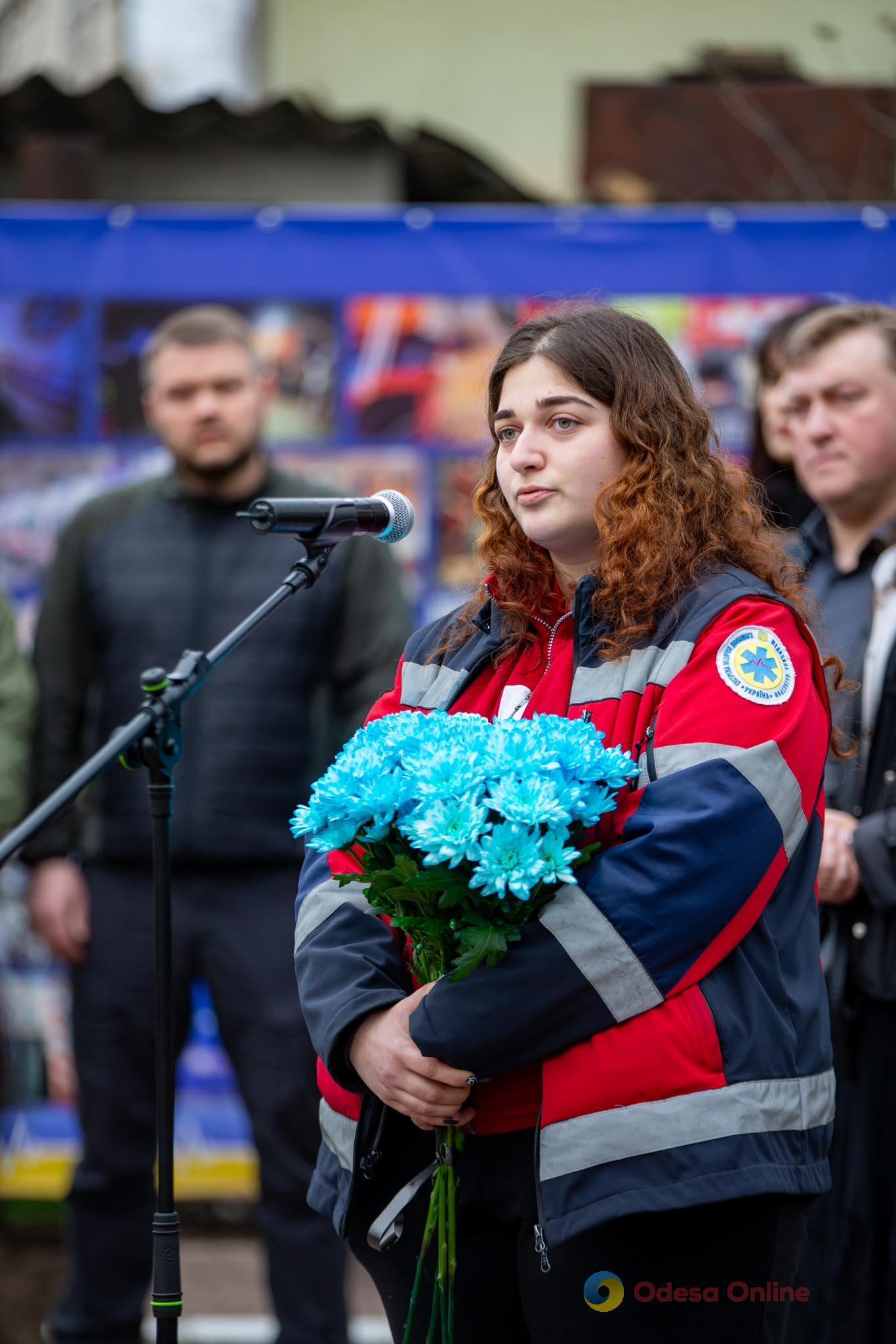 Годовщина ракетных ударов 15 марта 2024 года: в Одессе открыли сквер в честь погибшего фельдшера Сергея Ротару