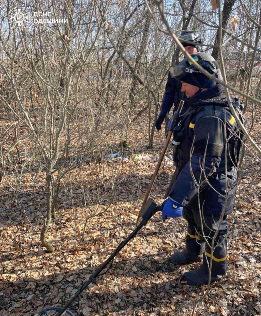 Одеські піротехніки розміновують деокуповані території (фото)