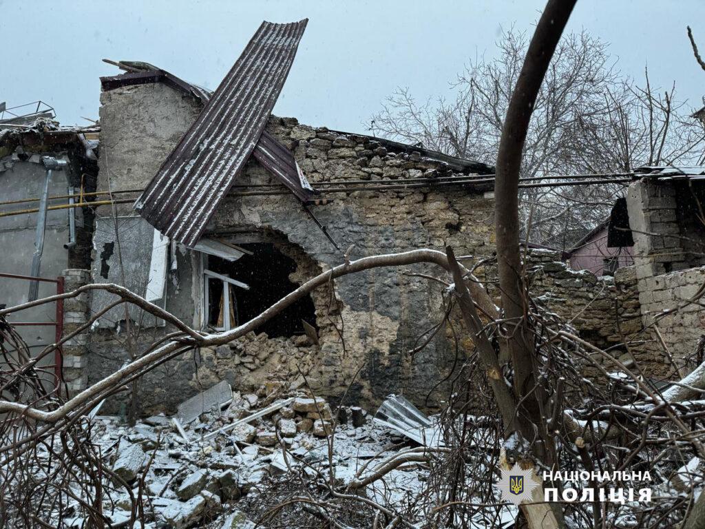 За добу в Херсонській області від ворожих атак двоє людей загинули та 14 поранені