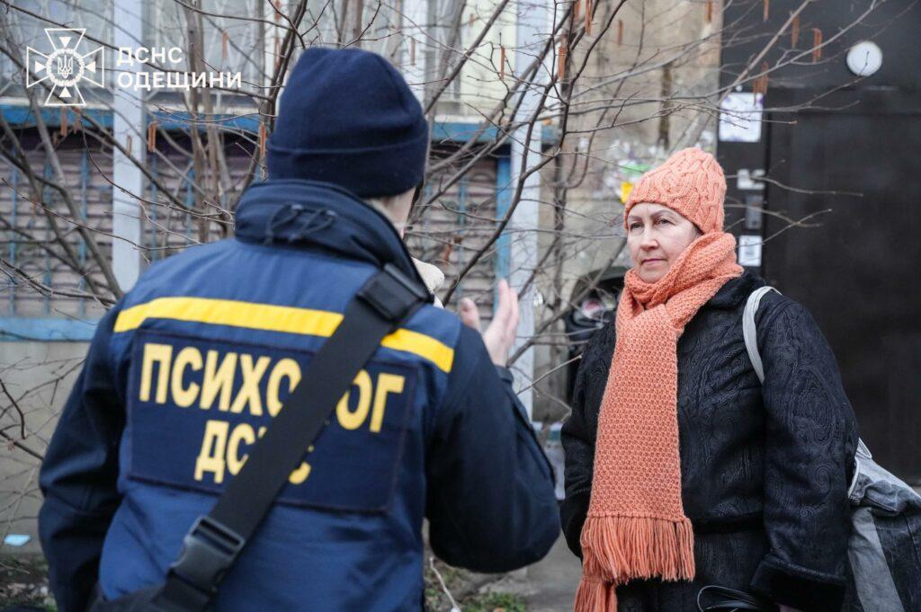 В одеському будинку пролунав вибух: знесено стіни у трьох квартирах