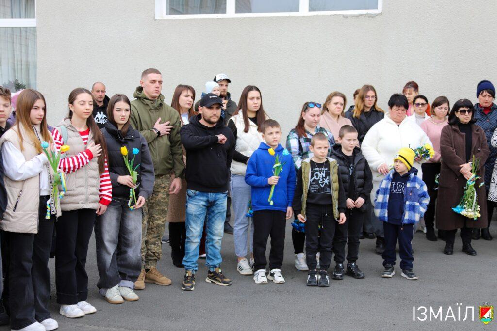 В городе Одесской области открыли мемориальную доску в честь погибшего воина (фото)