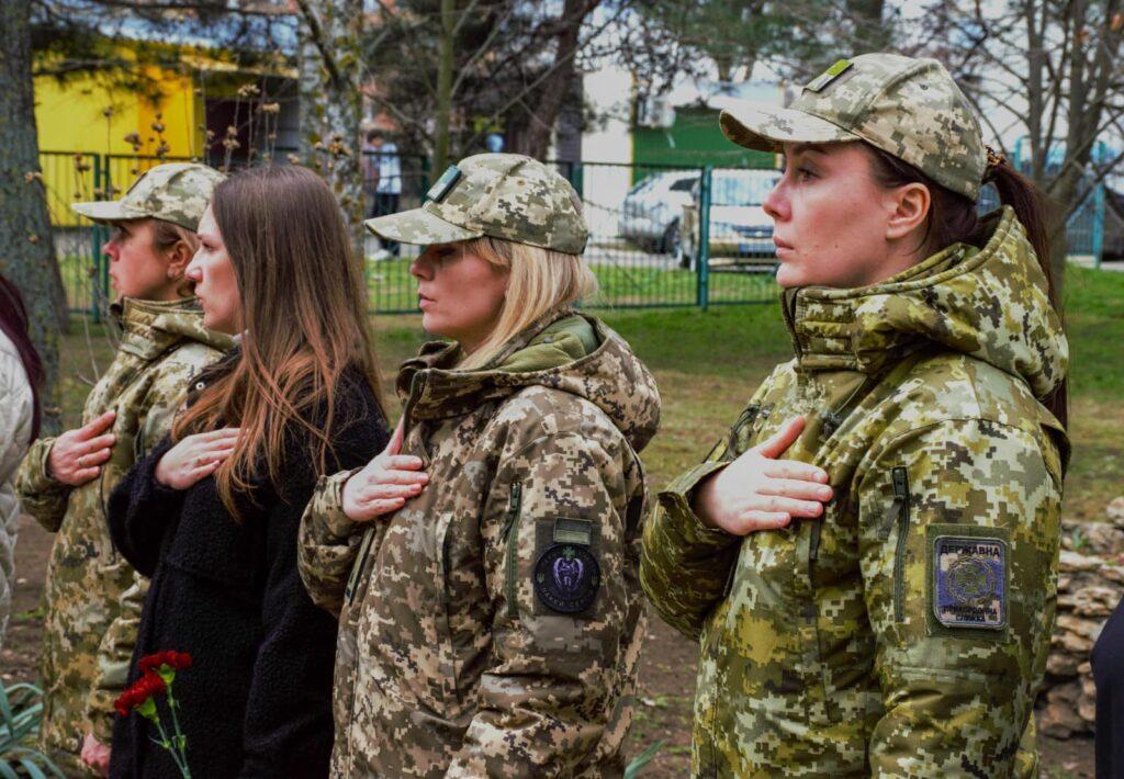 В Одесской области матери погибшего Героя вручили государственную награду (фото, видео)