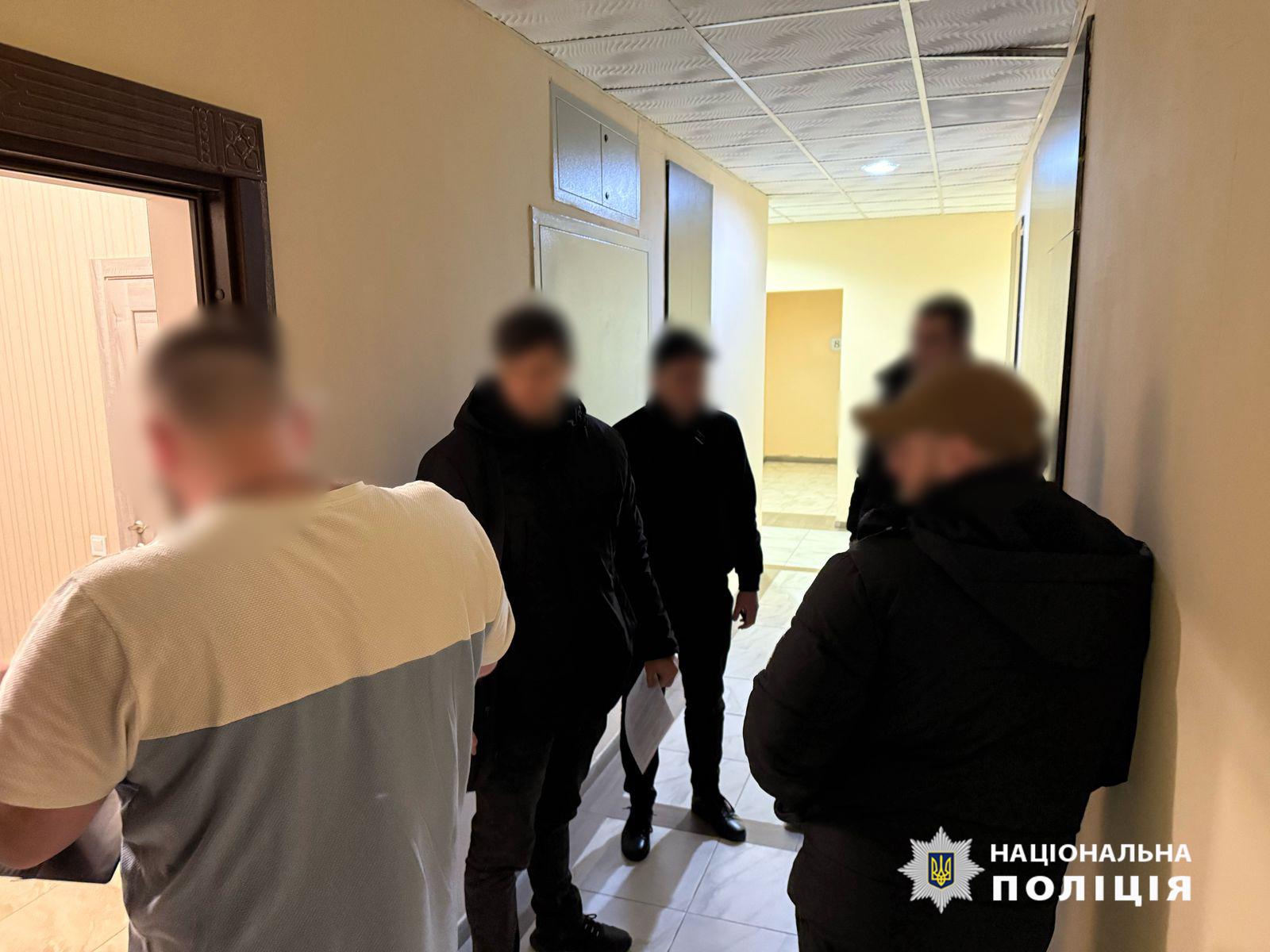 В Одесі поліцейські затримали лікаря, який за 600 доларів обіцяв допомогти оформити інвалідність