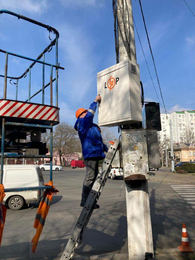 В Одессе продолжают модернизировать светофоры