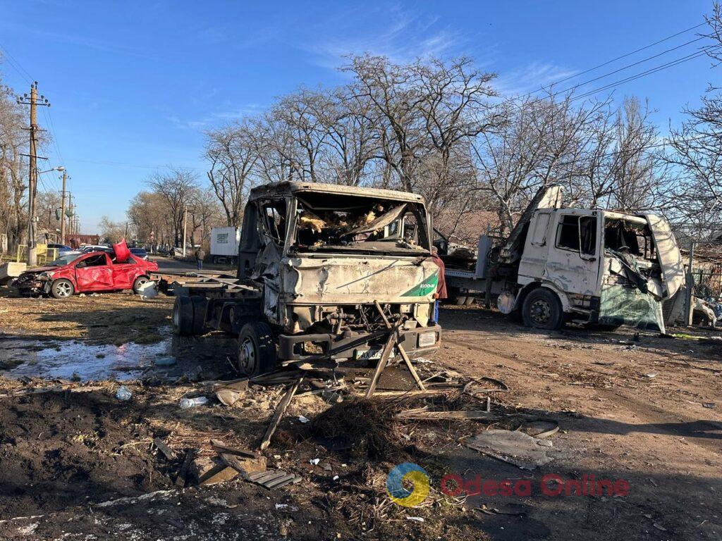 Фоторепортаж з місця «прильотів» під Одесою